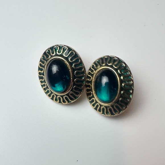 Earrings - Picture 1 of 3